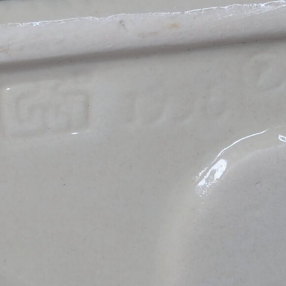 Vintage 1998 GS Ceramic Nativity Scene Tea Light Candle Holder White w/Gold Trim - Picture 7 of 10